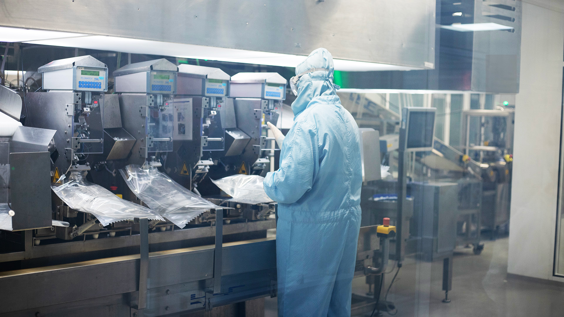 Sterile pharmaceutical solutions manufacturing